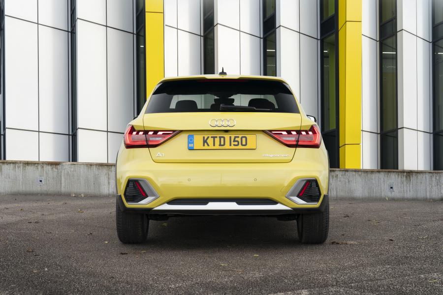  Audi A1 citycarver 2019 года  (UK) (фото 26 из 40)